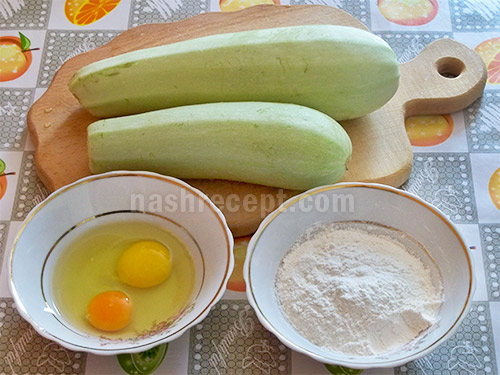 кабачки, яйца и мука для отбивных из кабачков - kabachki, yaytsa i muka dlya otbivnyh iz kabachkov