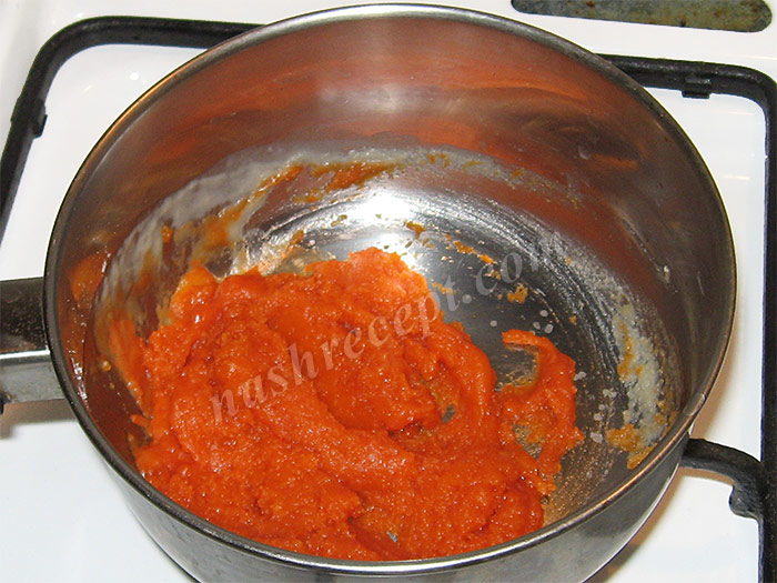 добавляем томатную пасту или кетчуп - dobavlyaem tomatnuyu pastu ili ketchup