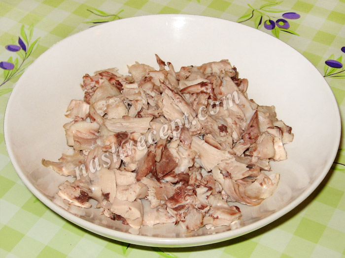 нарезаем курицу для салата - narezaem kuritsu dlya salata