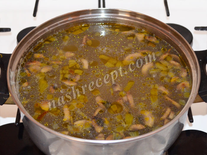 грибной суп с рисом - gribnoy sup s risom