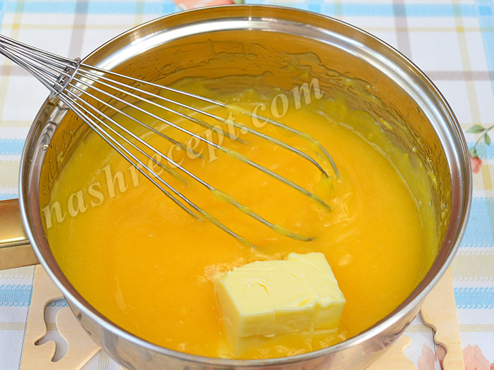 в лимонный крем добавляем масло - v limonnyi krem dobavlyaem maslo