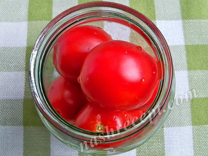 помидоры для консервирования в собственном соку с хреном - pomidory dlya konservirovaniya v sobstvennom soku s hrenom