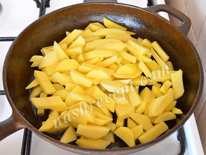 картошка на сковороде