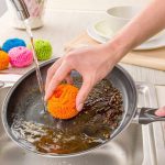 Как очистить сковороду