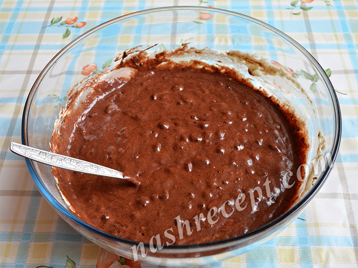 готовим шоколадное тесто для пасхальных куличей
